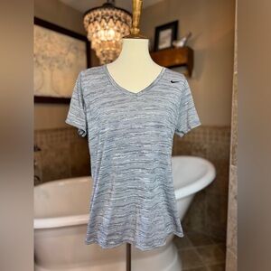 The Nike tee athletic fit size xl gray